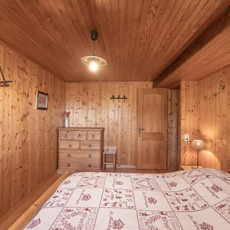 La Charbonniere Apartment *